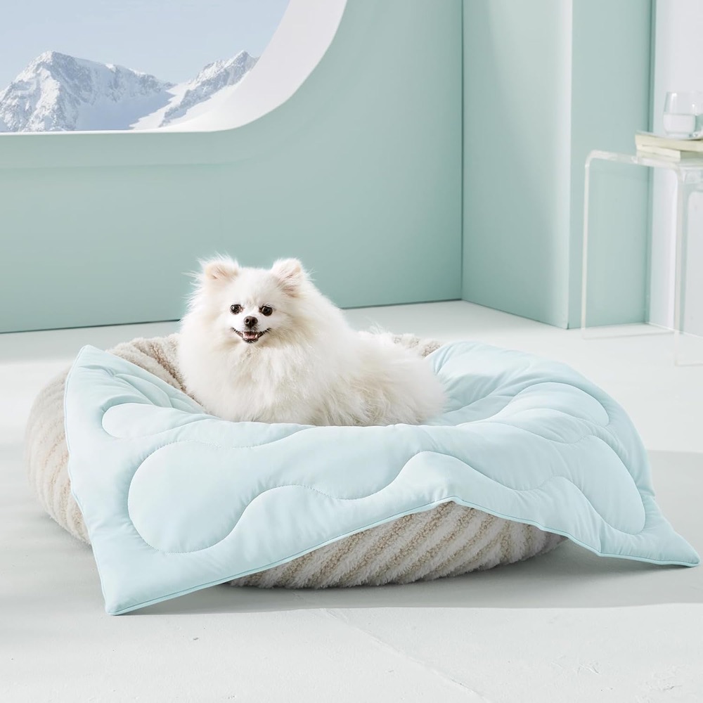 MIXJOY cooling blanket for small pets in aqua blue